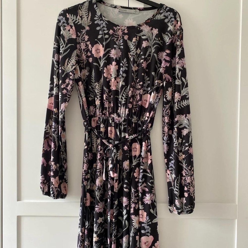 Oasis Black and Pink Floral Long Sleeve Dress